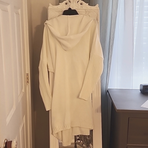 Hooded Cardigan with Pockets - Picture 4 of 5